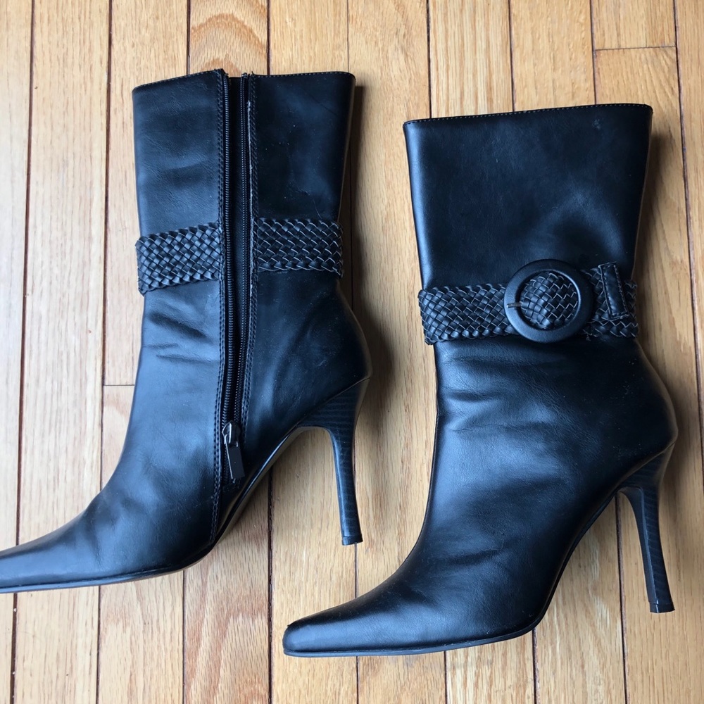 Sexy black boots size 7.5/8 EU size 38 stiletto Marie Claire zipper maybe broken